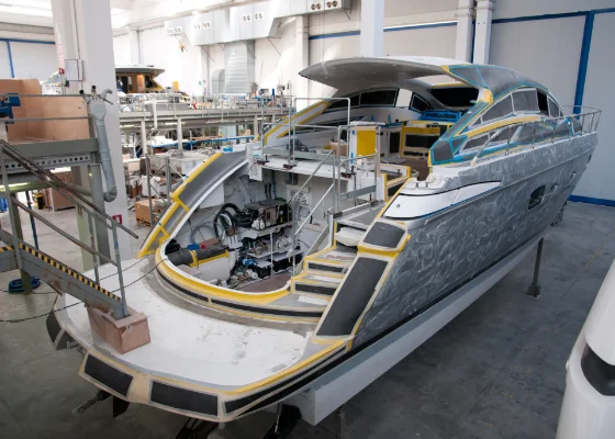 Elastomer and composite component for shipbuilding